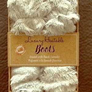 Heated slipper boots